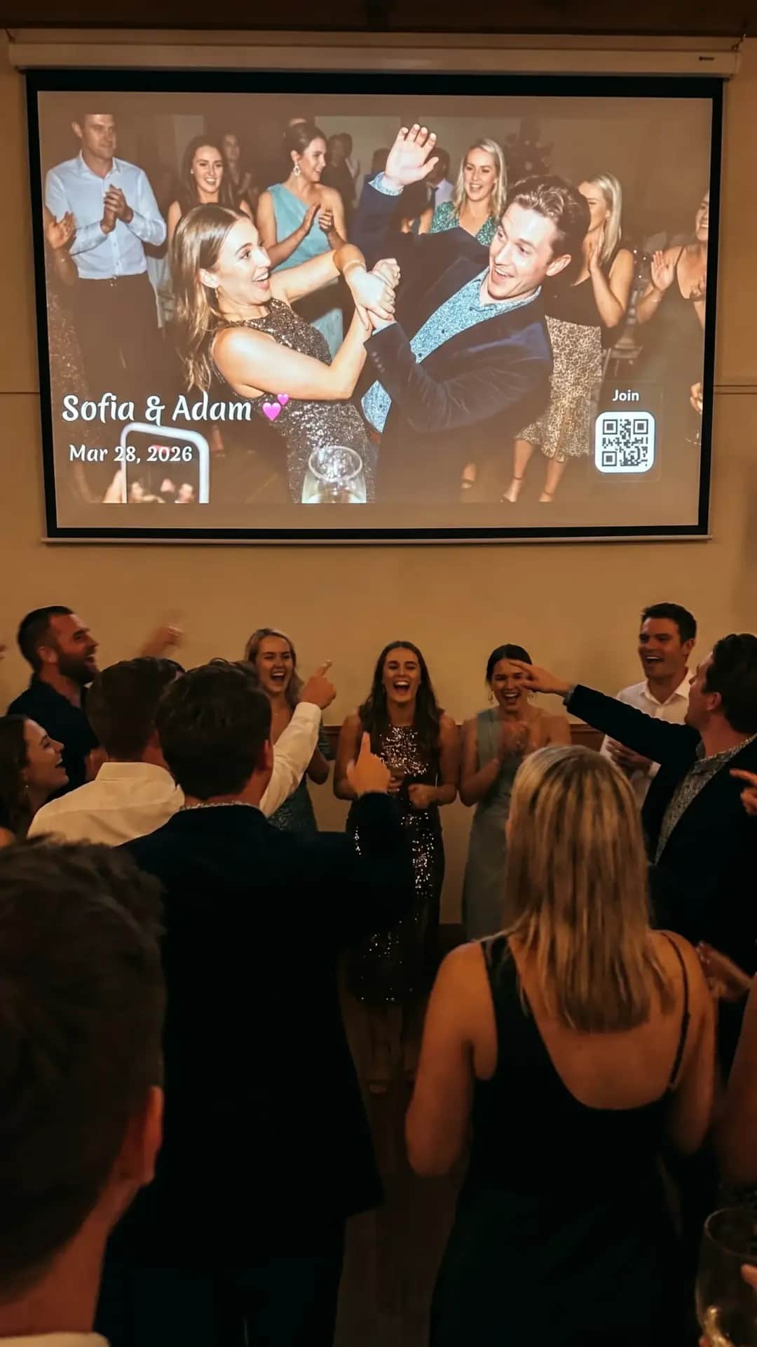 Live event slideshow - Why wait? Stream every guest upload live as it happens.